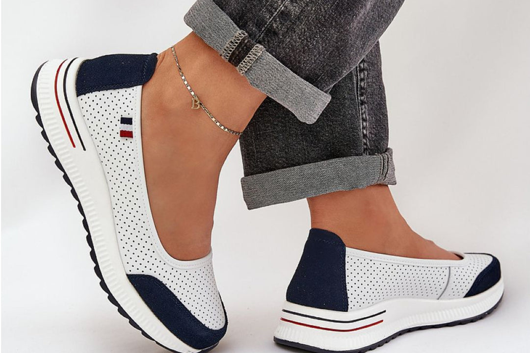 Discover the perfect combination of style and comfort with our Women’s Ballet Flats Collection. Available in a variety of colors and designs, these flats are great for any occasion.