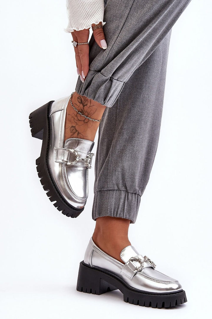 Zapatos bajos de tacón. Paso con estilo.