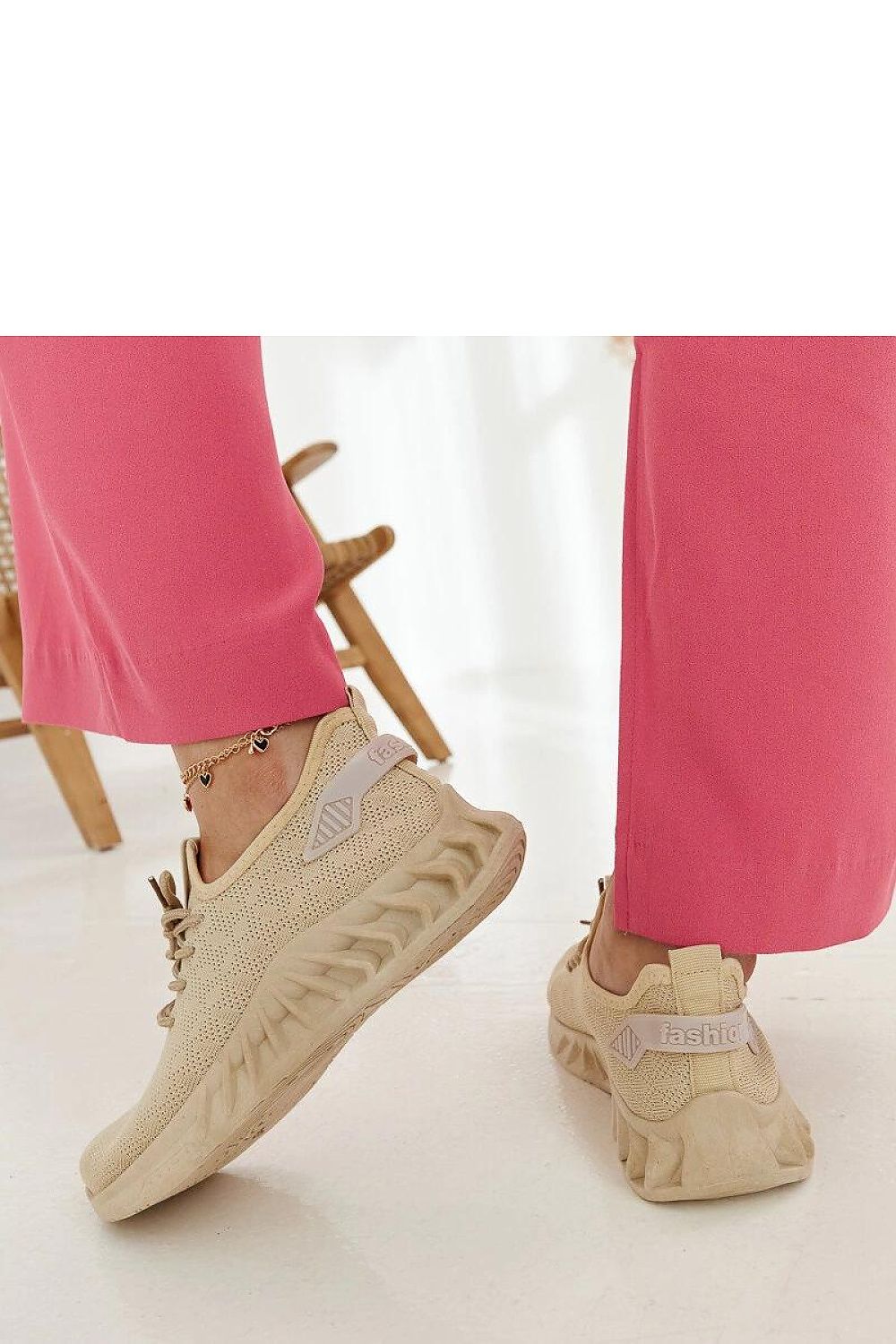 Sneakers model 207528 Solea