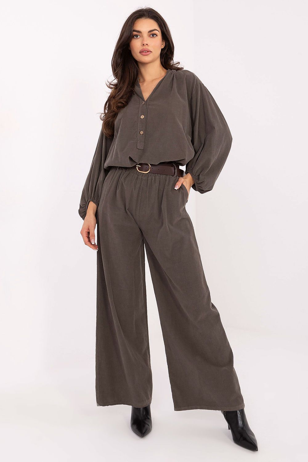 Women trousers model 220286 Italy Moda