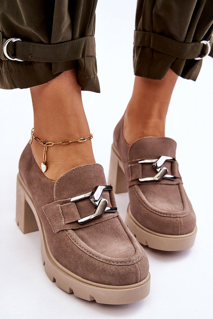 Zapatos bajos de tacón. Paso con estilo.