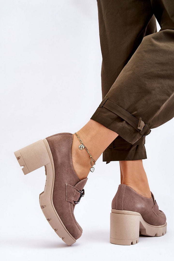 Zapatos bajos de tacón. Paso con estilo.