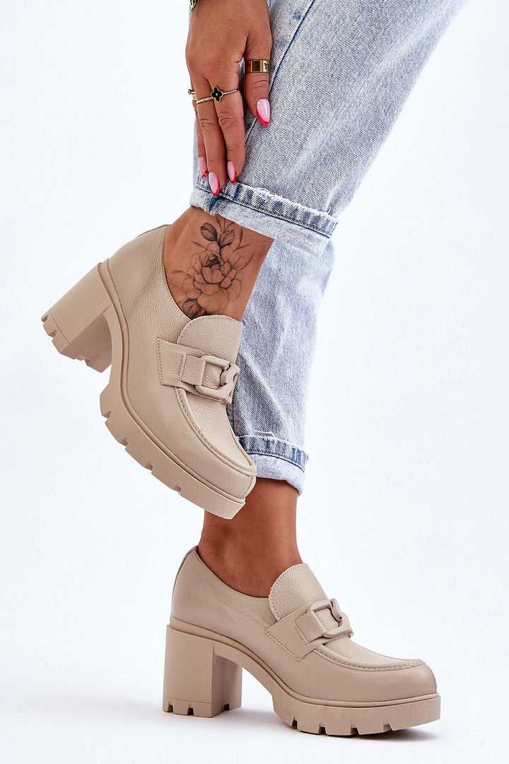 Zapatos bajos de tacón. Paso con estilo.