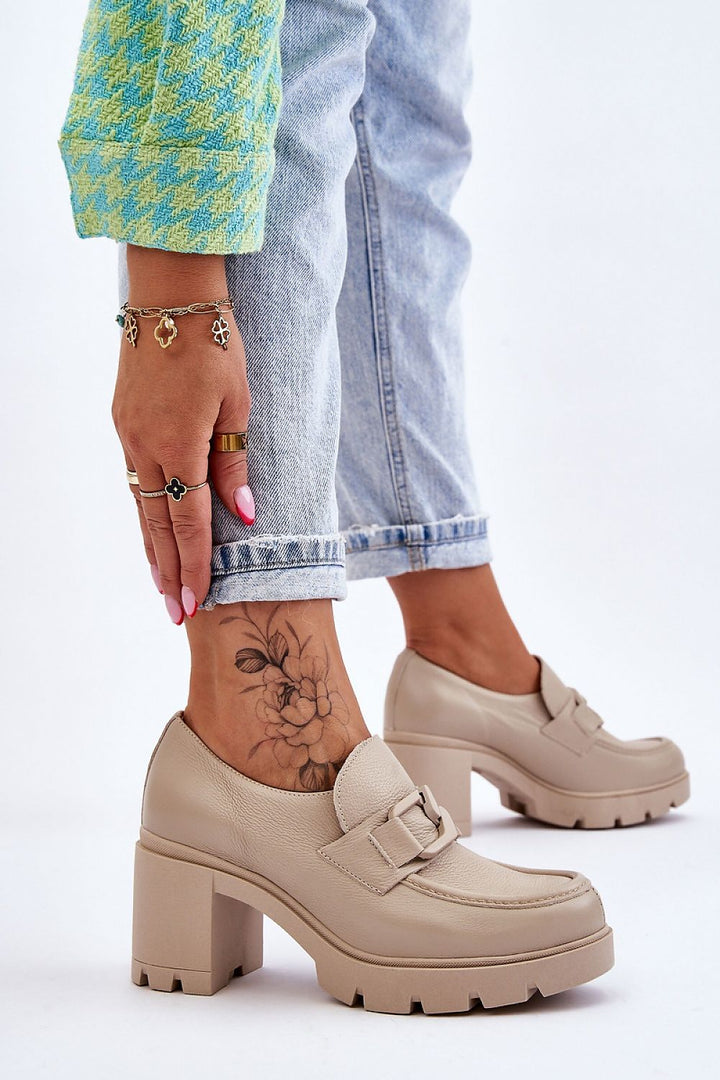 Zapatos bajos de tacón. Paso con estilo.