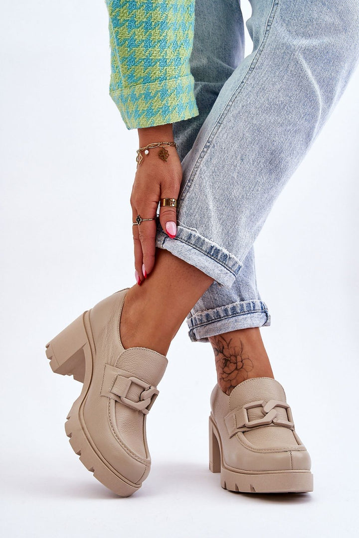 Zapatos bajos de tacón. Paso con estilo.
