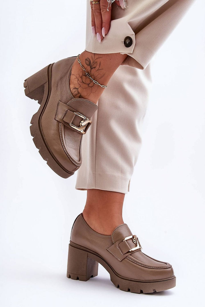 Zapatos bajos de tacón. Paso con estilo.