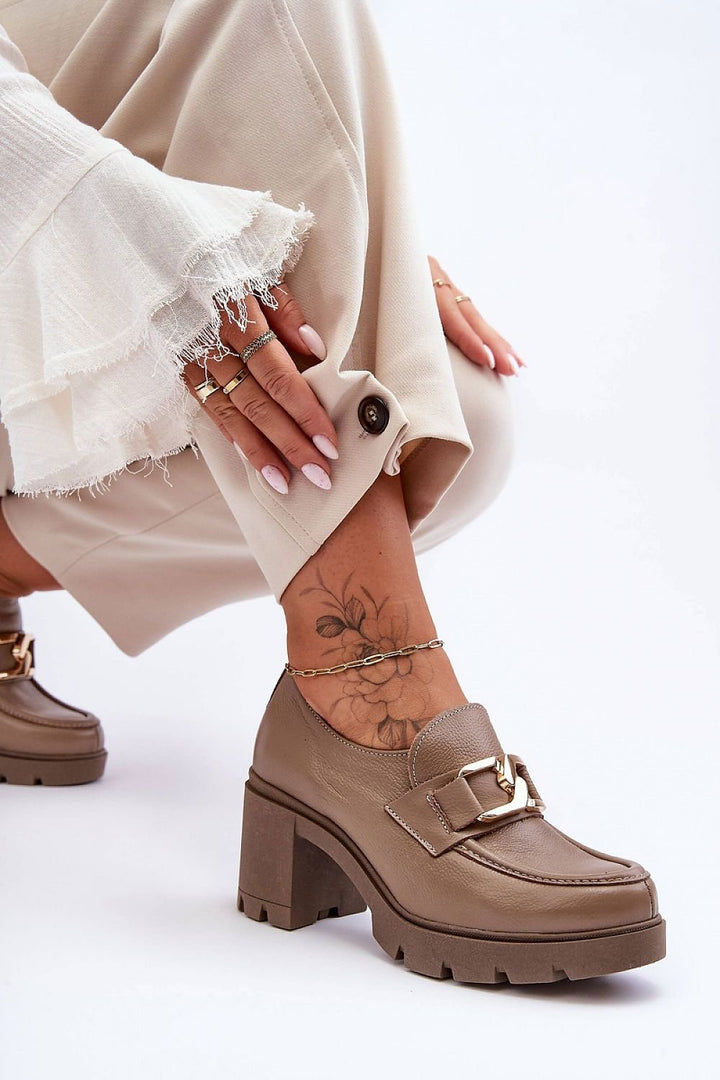 Zapatos bajos de tacón. Paso con estilo.
