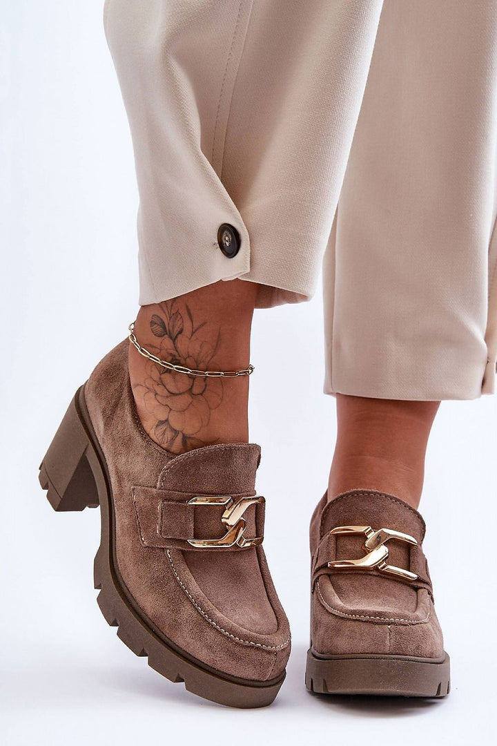 Zapatos bajos de tacón. Paso con estilo.