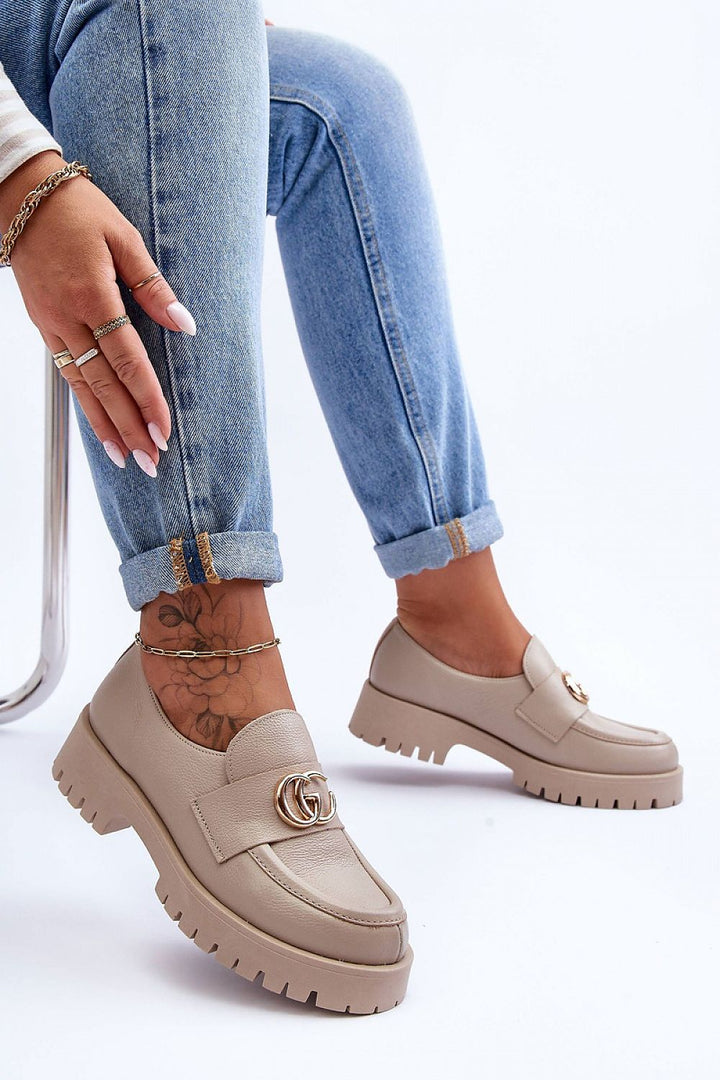 Zapatos bajos de tacón. Paso con estilo.