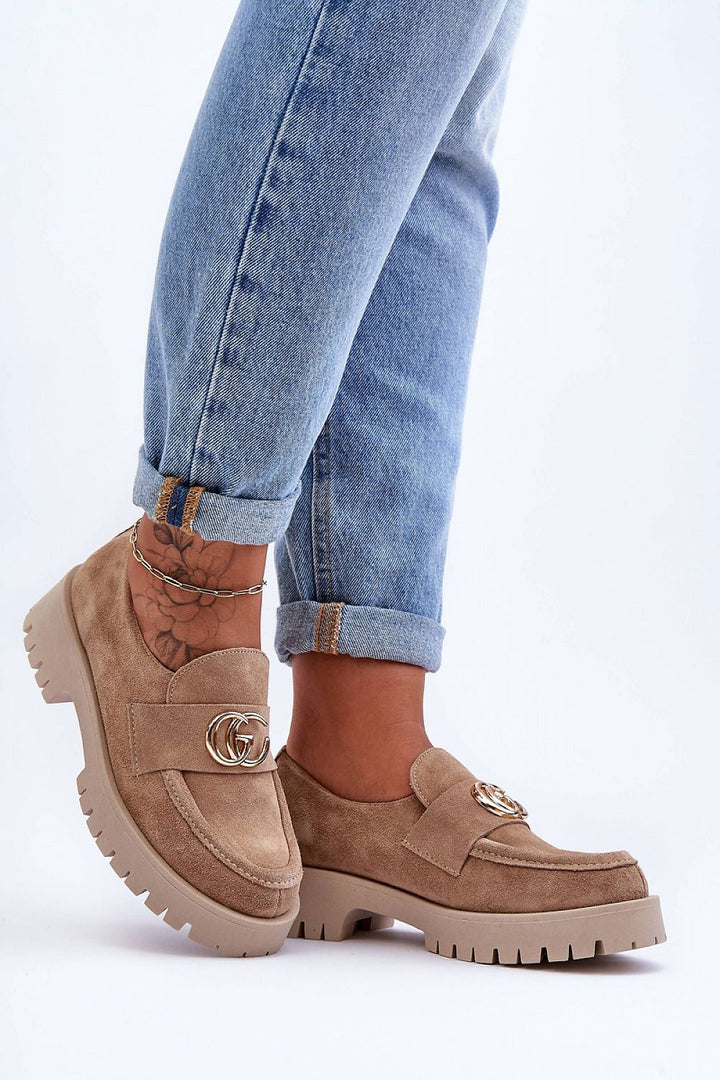 Zapatos bajos de tacón. Paso con estilo.