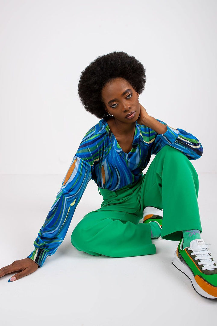 Blouse à manches longues et décolleté en V