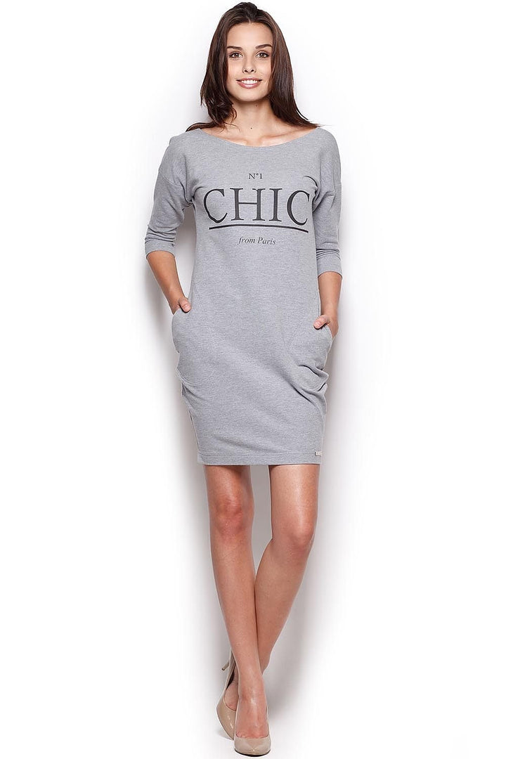 Excelente vestido de estilo deportivo Figl.