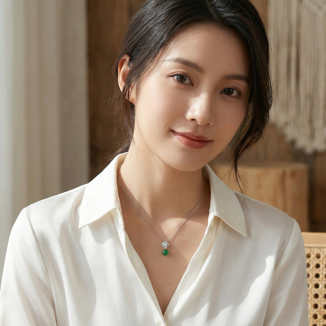 925 Sterling Silver Green Jade Bead Necklace – Diamond Clover Pendant in Elegant Silver