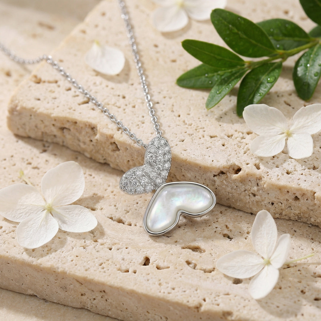 💎 Elegant Butterfly Necklace