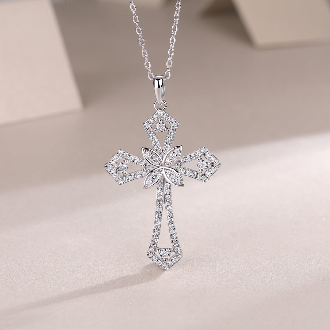 ✨ S925 Platinum-Plated Moissanite Cross Pendant Necklace ✨