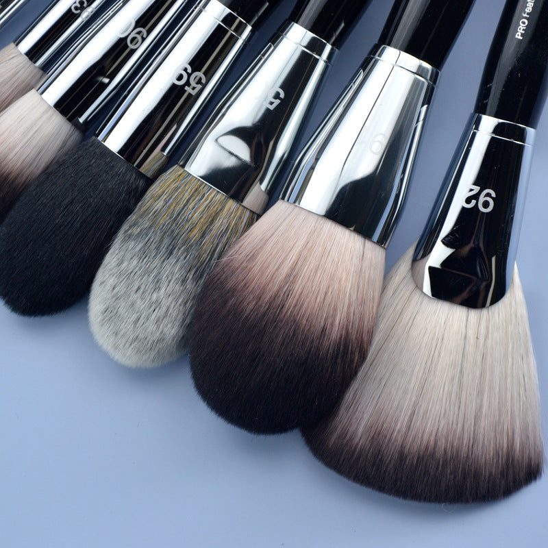 🖌️ S Series Loose Powder Brush – Facial Makeup Brush No.47 (Wood, Alloy & Plastic Handle) 💄✨