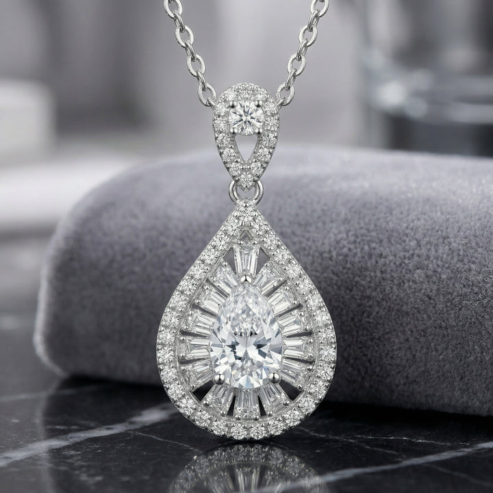 💎 Pear-Shaped Diamond Sunburst Pendant Necklace