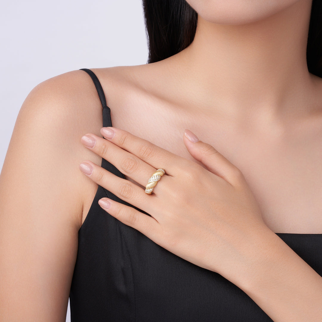 💍 Engraved Minimalist Moissanite Ring – Gold-Plated S925 Silver (4.8g, Sizes 5–9) 💍