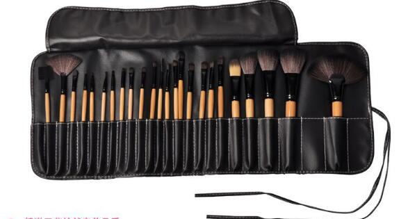 ✨ 24-Piece Professional Makeup Brush Set — Gift Bag Beauty Tools 💄🎁