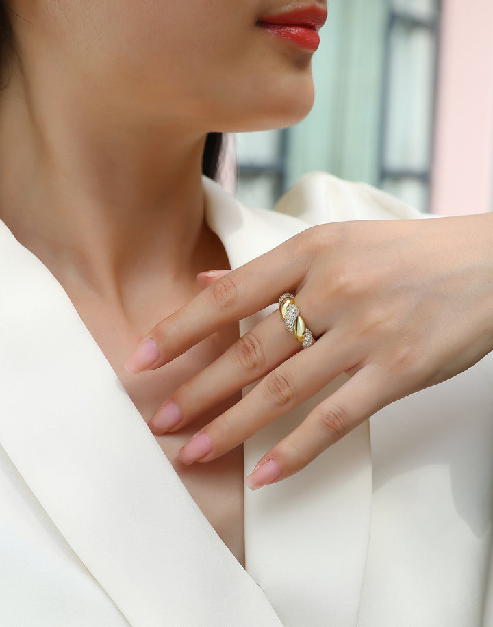 💍 Engraved Minimalist Moissanite Ring – Gold-Plated S925 Silver (4.8g, Sizes 5–9) 💍