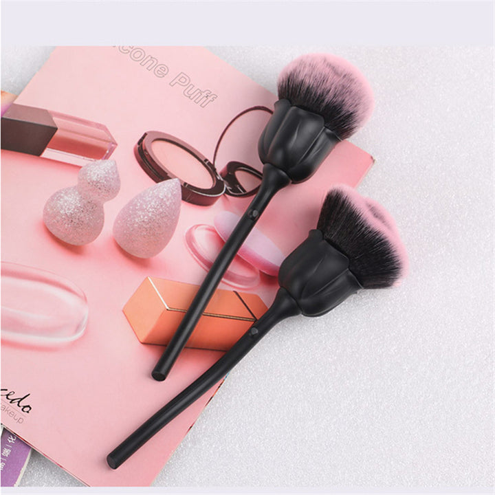 ✨ Rose Makeup Brush — Portable Beauty Tool 💄🌹