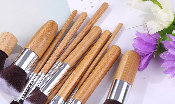 ✨ 11-Piece Bamboo Handle Makeup Brush Set — Linen Bag Beauty Tools 💄🌿