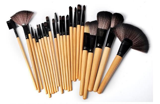 ✨ 24-Piece Professional Makeup Brush Set — Gift Bag Beauty Tools 💄🎁