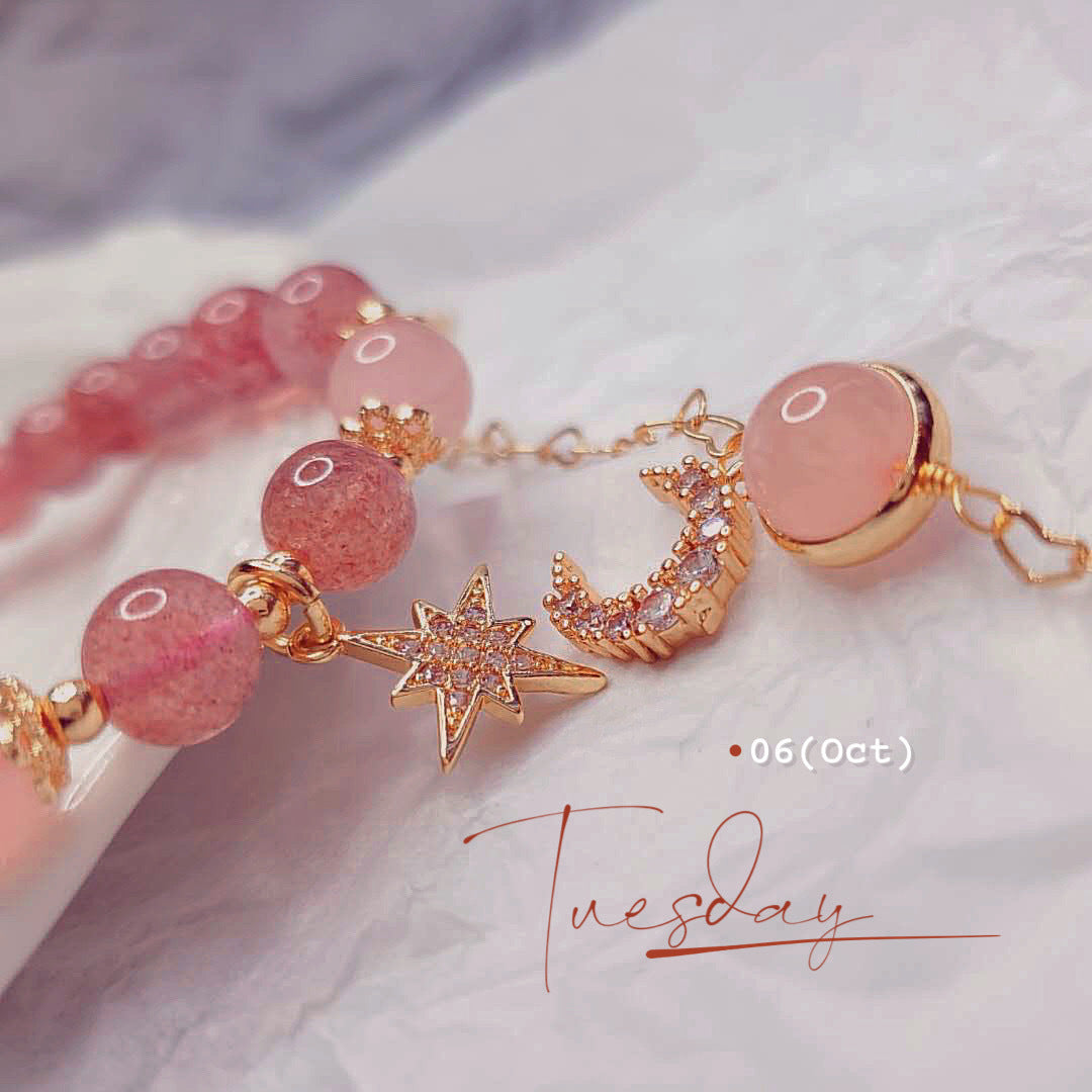 Strawberry Crystal Bracelet for Women – Korean Style Elegance