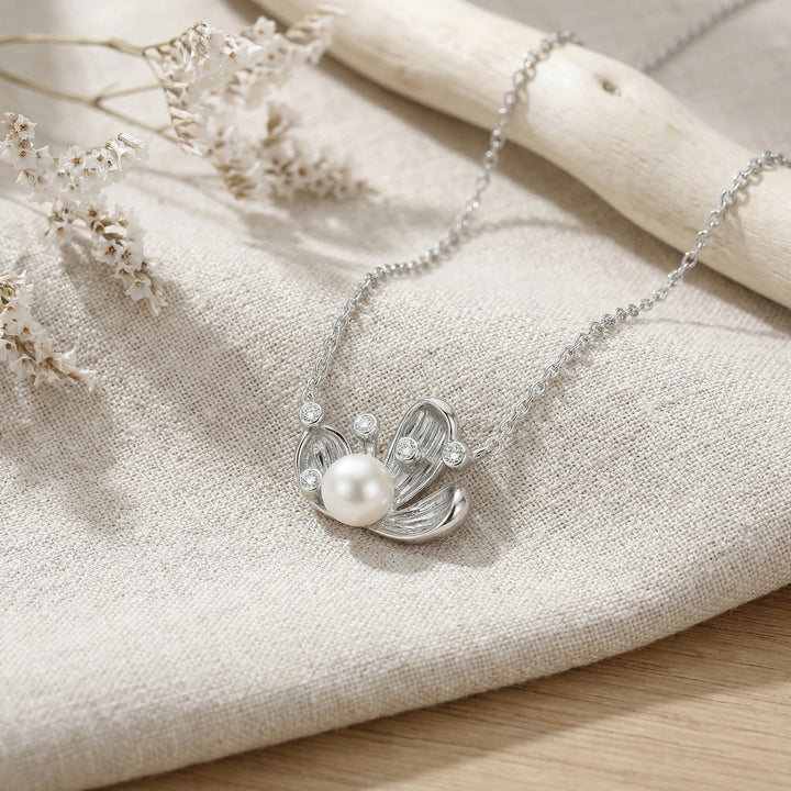 ✨ 925 Sterling Silver Pearl & Sparkling Diamond Floral Pendant Necklace ✨