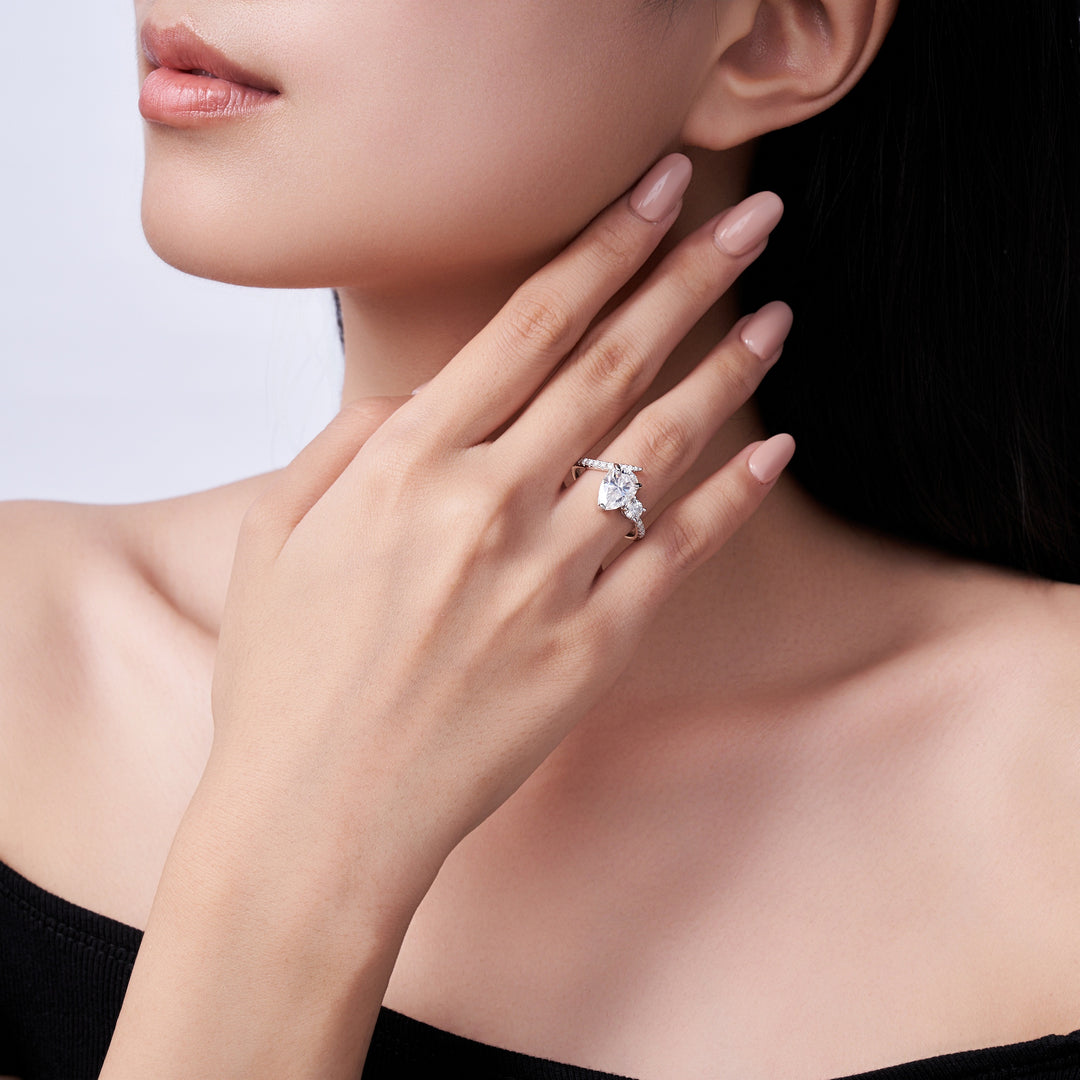 💍 Ladies’ Pear-Shaped Moissanite Ring – Platinum-Plated S925 Silver (2.7g, Sizes 5–9) 💍
