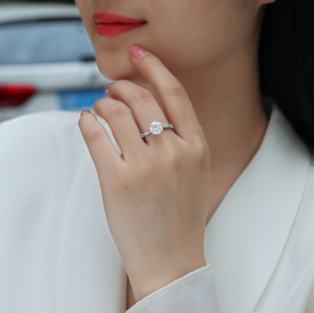 💎 2-Carat Moissanite Minimalist Ring – Platinum-Plated S925 Silver (2.4g, Sizes 5–9) 💎