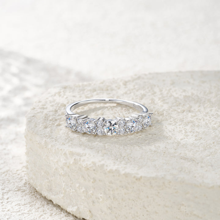 ✨ 925 Sterling Silver Minimalist Moissanite Ring – Platinum-Plated Elegance ✨