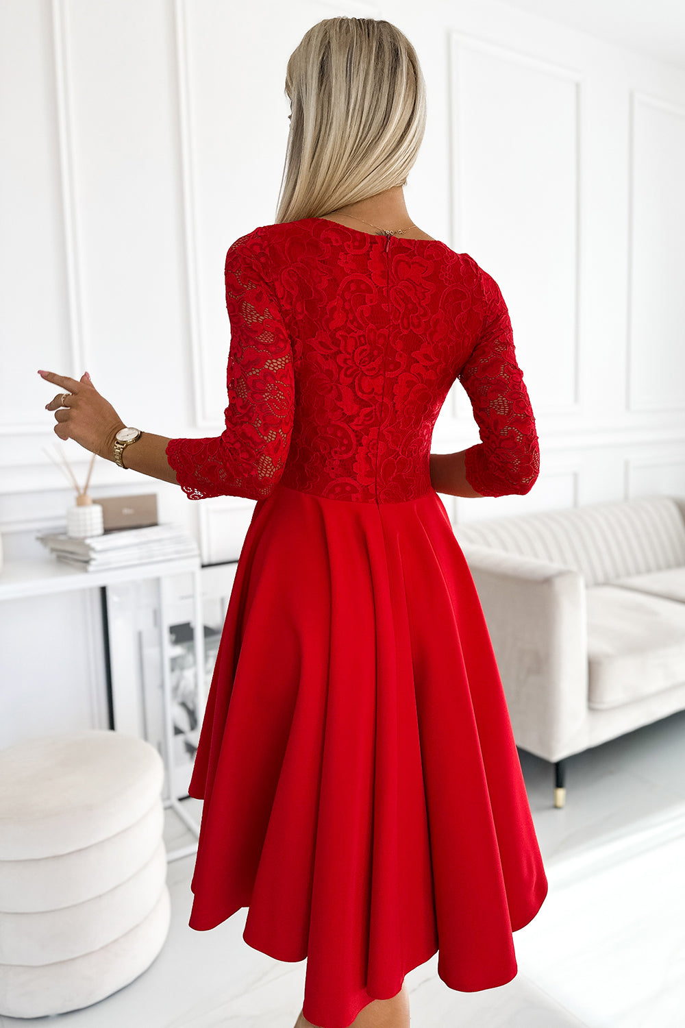 NICOLLE - dress with lace neckline and longer back - red