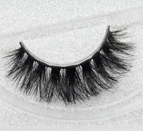 👁️✨ Faux Aurelia Eye Lashes – Soft Glam Wispy False Eyelashes