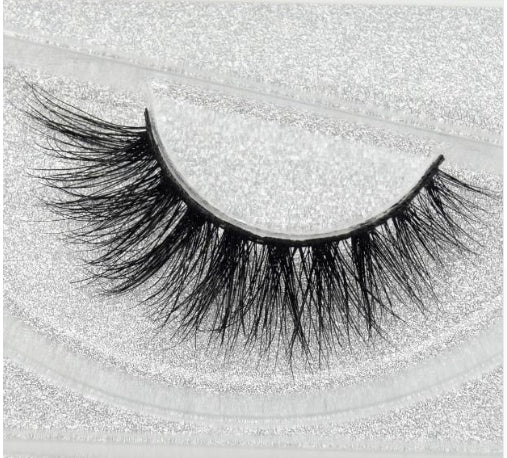 👁️✨ Faux Aurelia Eye Lashes – Soft Glam Wispy False Eyelashes