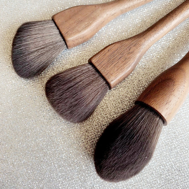 ✨ Handmade Antique Makeup Brush — Walnut Wood Beauty Tool 💄🌿