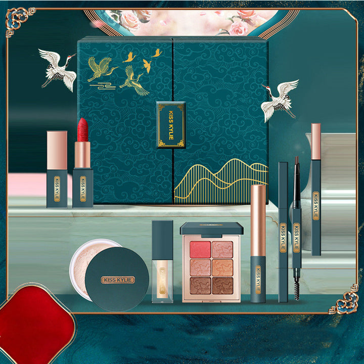 🏮 Carved National Style Makeup Gift Box – Concealer, Lipstick & Beauty Set (Idle Cloud Crane Edition) ✨