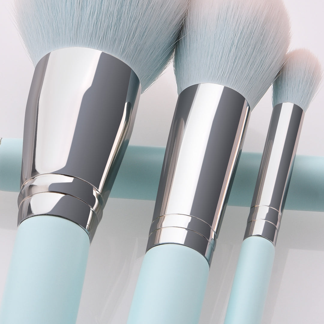 ✨ 12-Piece Light Blue Makeup Brush Set — Wooden Handle Beauty Tools 💄💙