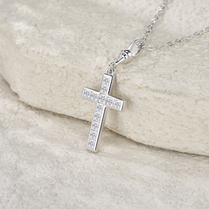 💎 Minimalist Moissanite Cross Pendant Necklace – Platinum-Plated S925 Silver (2.8g) 💎