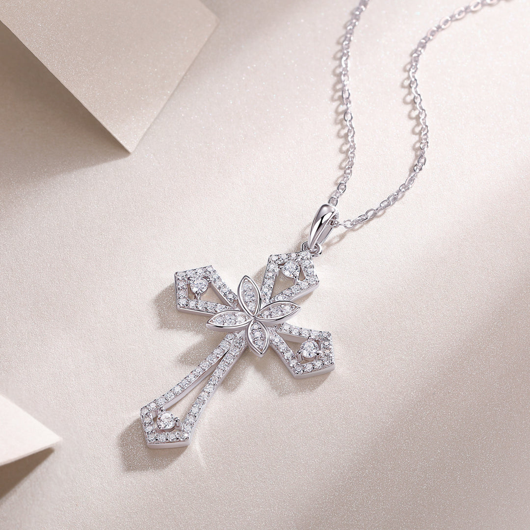 ✨ S925 Platinum-Plated Moissanite Cross Pendant Necklace ✨