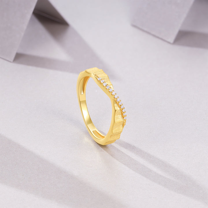 💍 Engraved Minimalist Moissanite Ring – Gold-Plated S925 Silver (2.5g, Sizes 5–9) 💍