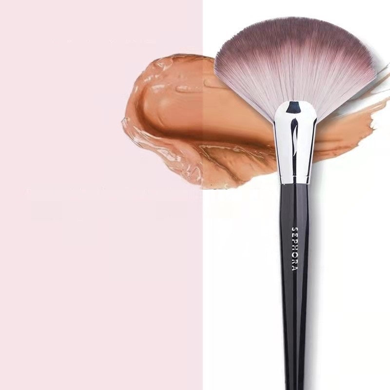 ✨ Single Multi-Function Fan-Shaped Makeup Brush 💄