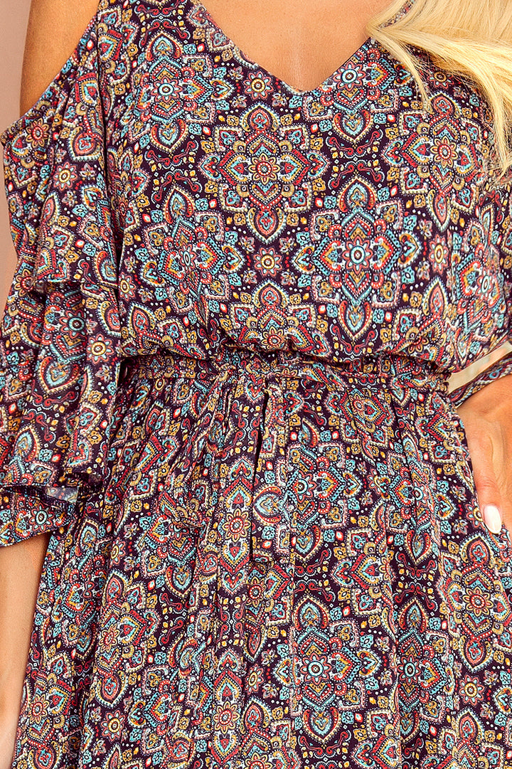 Flimsy dress with a neckline - Moroccan pattern