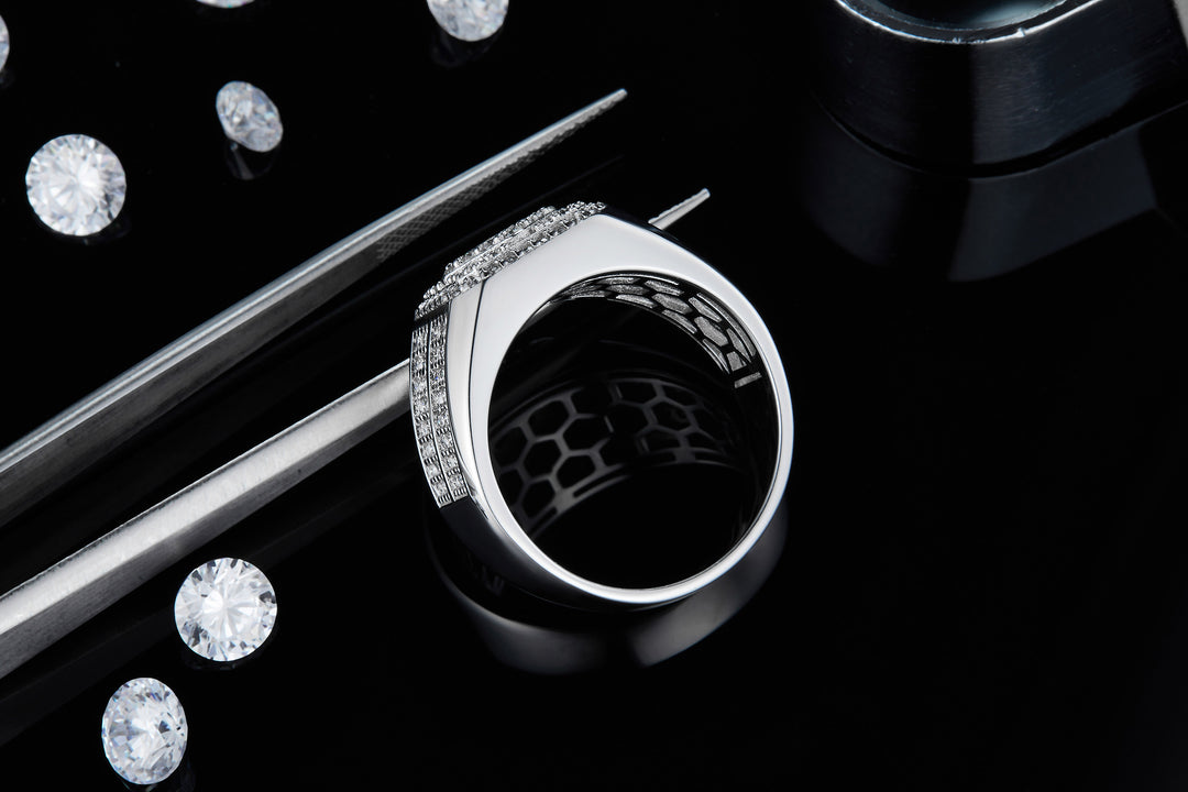 💍 Men’s Minimalist Moissanite Ring – Platinum-Plated S925 Silver (7.3g, Sizes 5–9) 💍