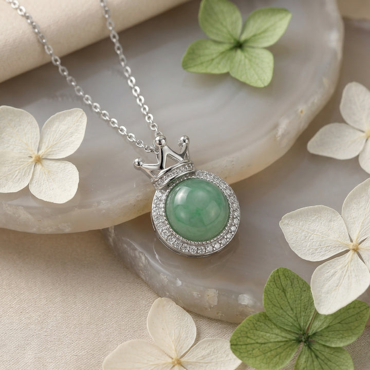 925 Sterling Silver Crown Necklace – Elegant Green Jade Pendant with Shimmering Halo