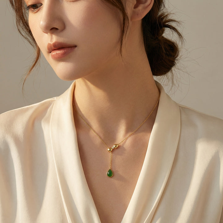 ✨ Green Gemstone Teardrop Necklace