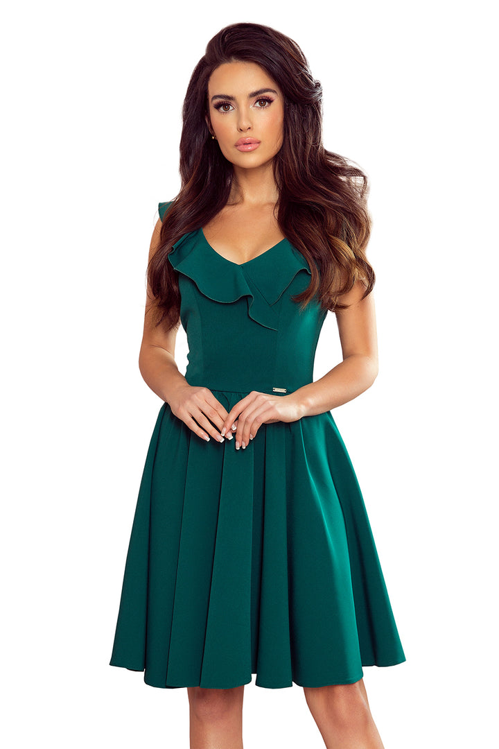 Dress with frills on the neckline - green