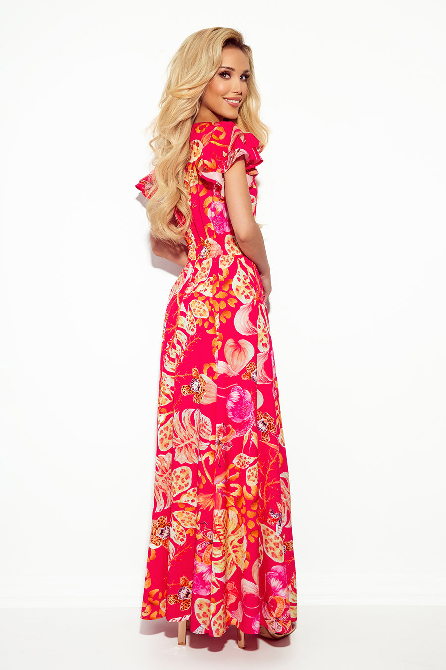 Long dress with neckline and frills - pink with flowers