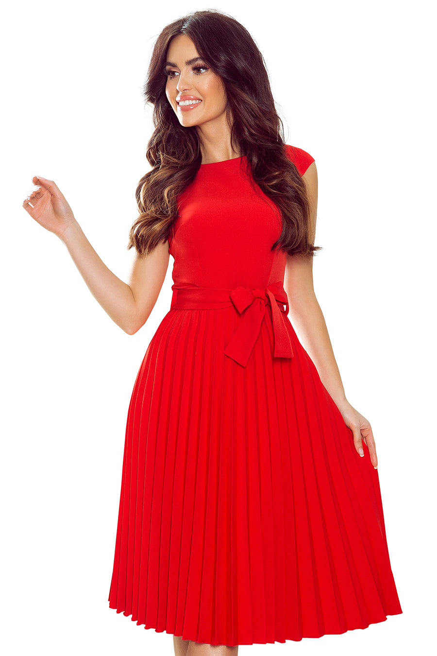 LILA Pleated dress with short sleeves - red