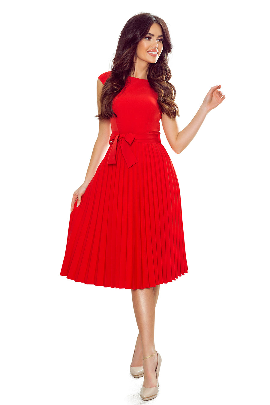 LILA Pleated dress with short sleeves - red